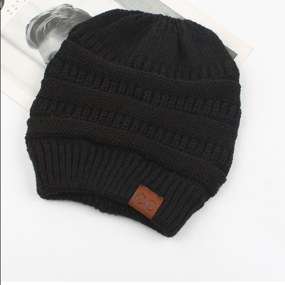 NEW black knitted beanie